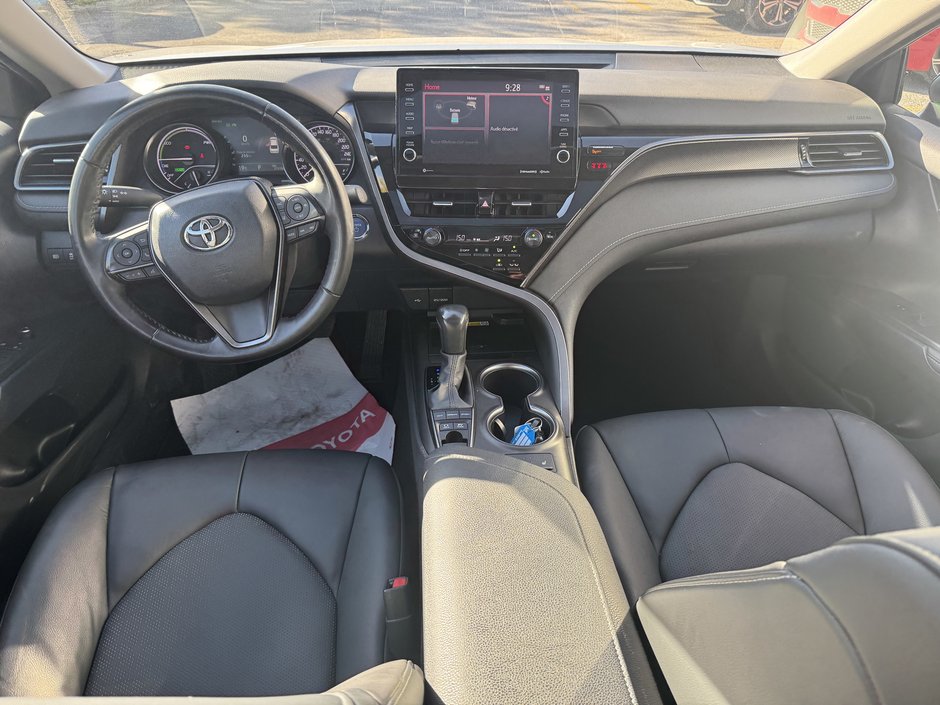 Toyota Camry Hybrid XSE 2023-9