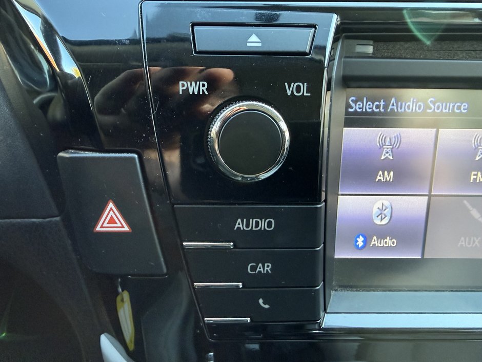 Toyota Corolla LE 2015-24