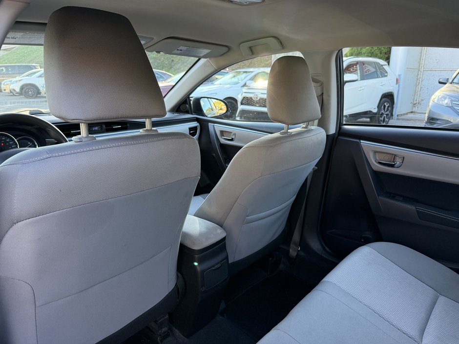 Toyota Corolla LE 2015-30