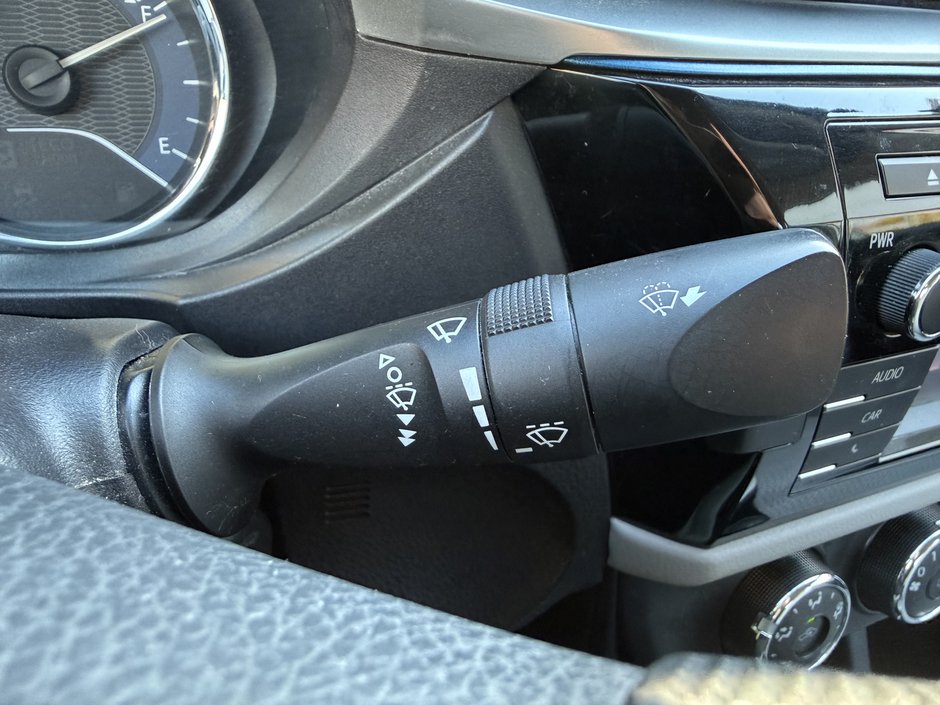 Toyota Corolla LE 2015-18