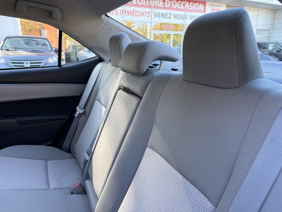 Toyota Corolla LE 2015-29