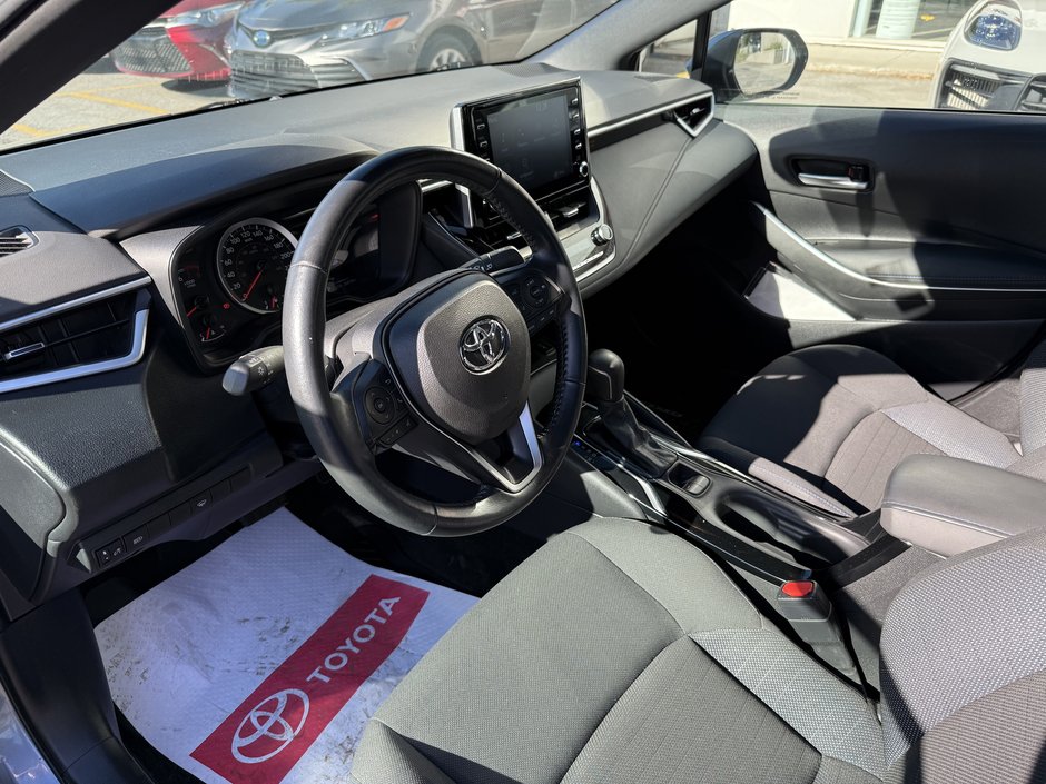 Voitures Toyota Corolla LE 2021-12