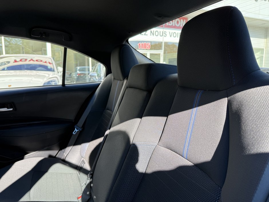 Voitures Toyota Corolla LE 2021-32