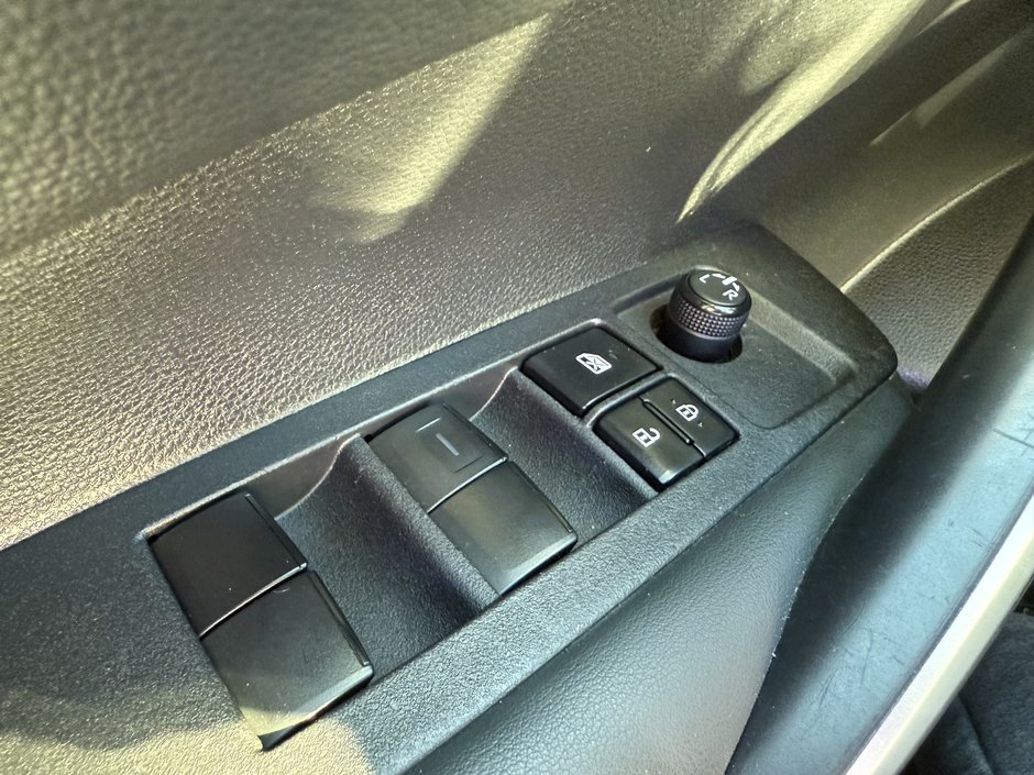 Voitures Toyota Corolla LE 2021-19