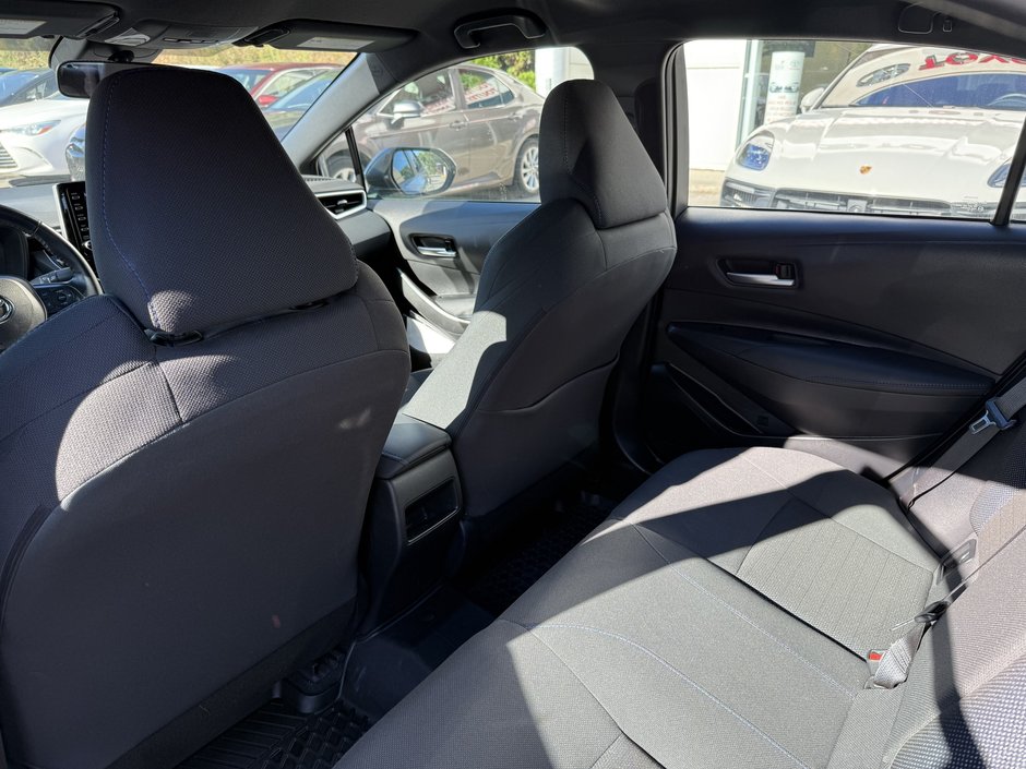 Voitures Toyota Corolla LE 2021-33