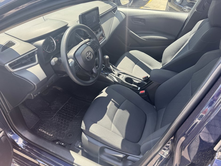 Voitures Toyota Corolla LE 2022-8