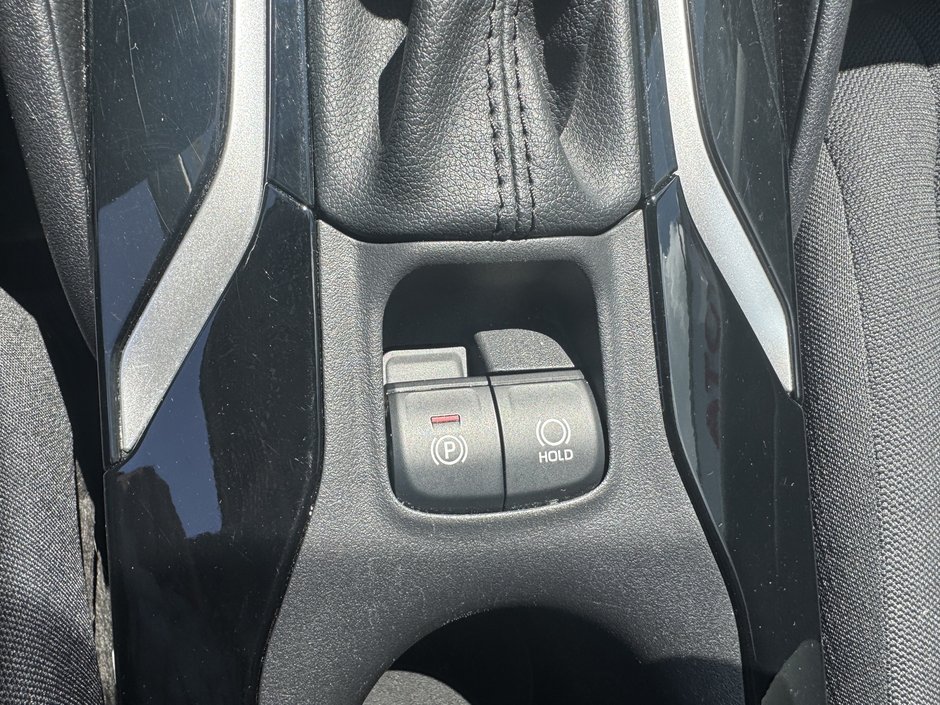 Voitures Toyota Corolla LE 2022-10