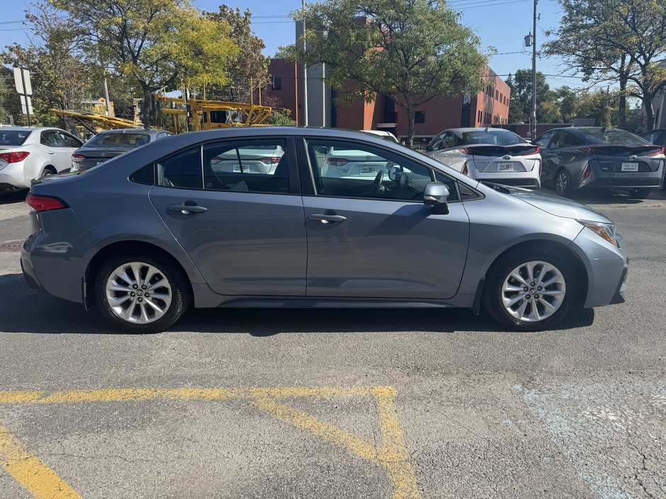 Toyota Corolla SE 2022-4