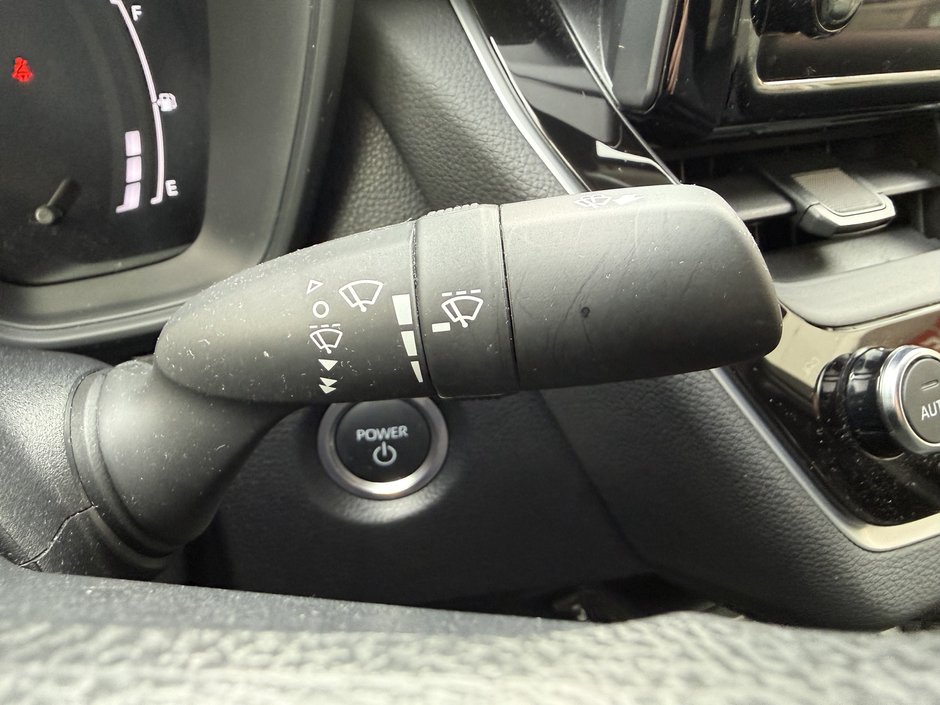 Toyota Corolla Hybrid LE 2024-18