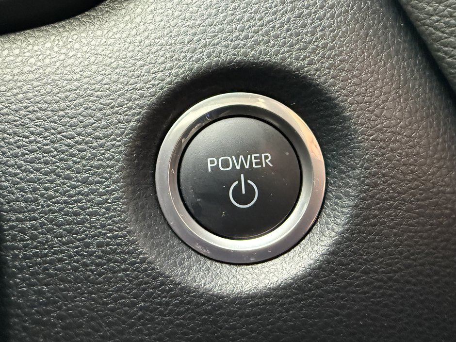 Toyota Corolla Hybrid LE 2024-21