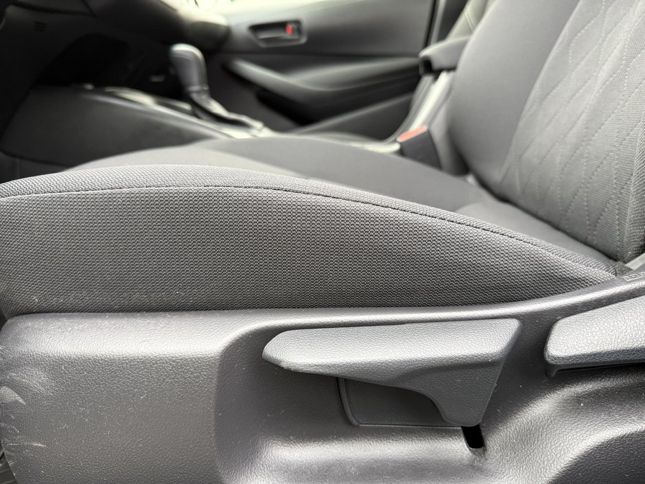 Toyota Corolla Hybrid LE 2024-9