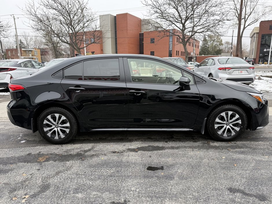 Toyota Corolla Hybrid LE 2024-6