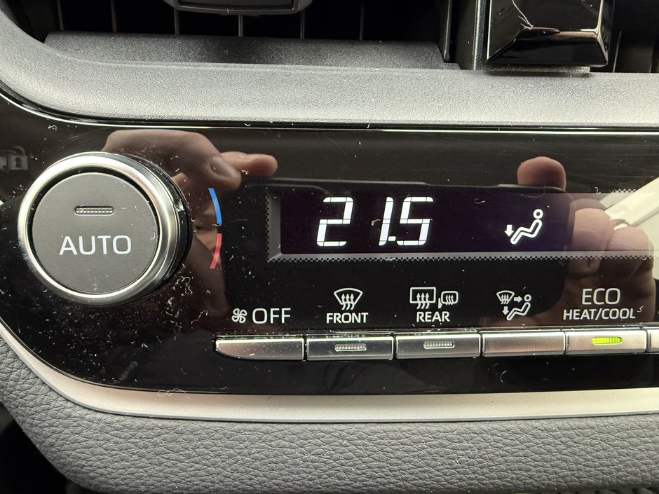 Toyota Corolla Hybrid LE 2024-25