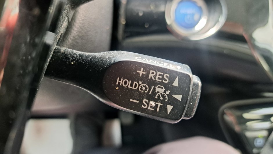 Toyota Prius Prime  2020-15