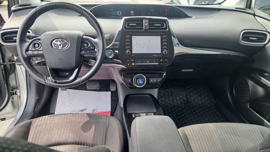 Toyota Prius Prime  2020-29