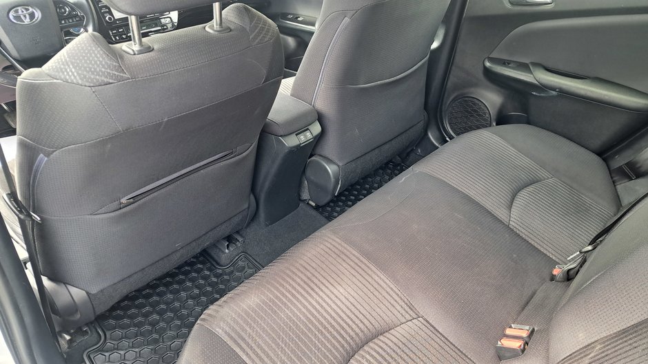 Toyota Prius Prime  2020-28