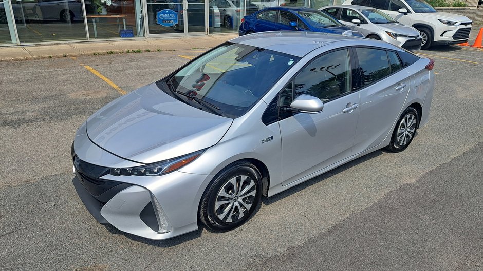 Toyota Prius Prime  2020-37