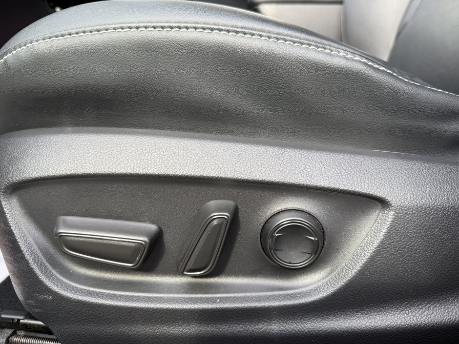 Toyota Prius Prime Upgrade 2020-9