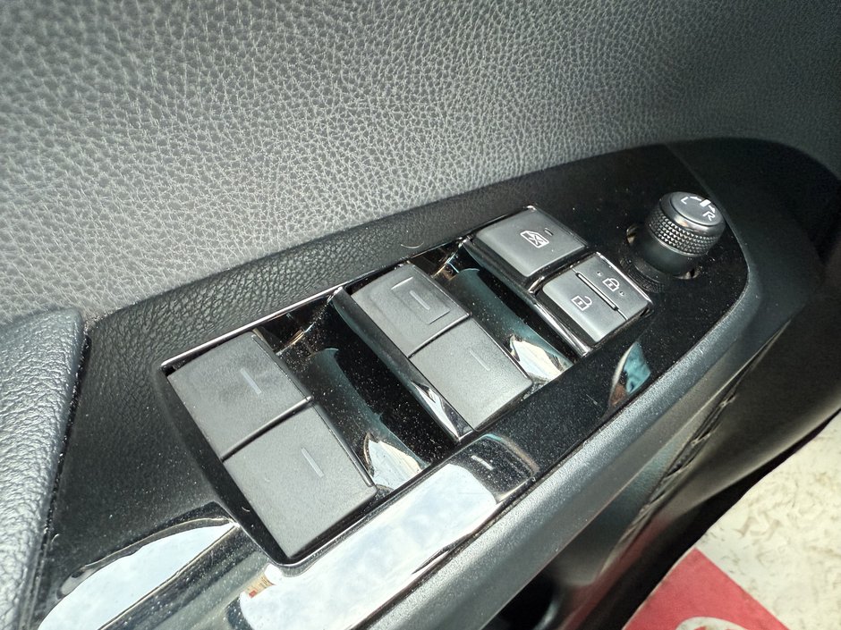 Toyota Prius Prime Upgrade 2020-20