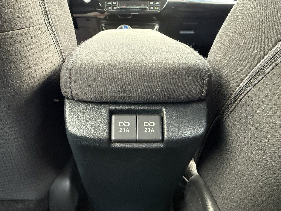 Toyota Prius Prime  2021-36