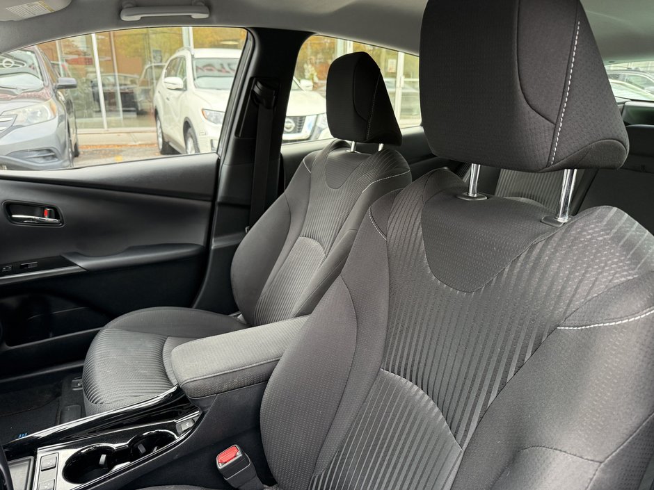 Toyota Prius Prime  2021-11