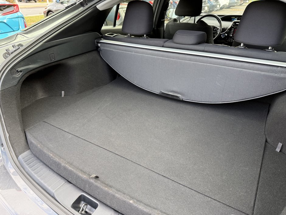 Toyota Prius Prime  2021-61