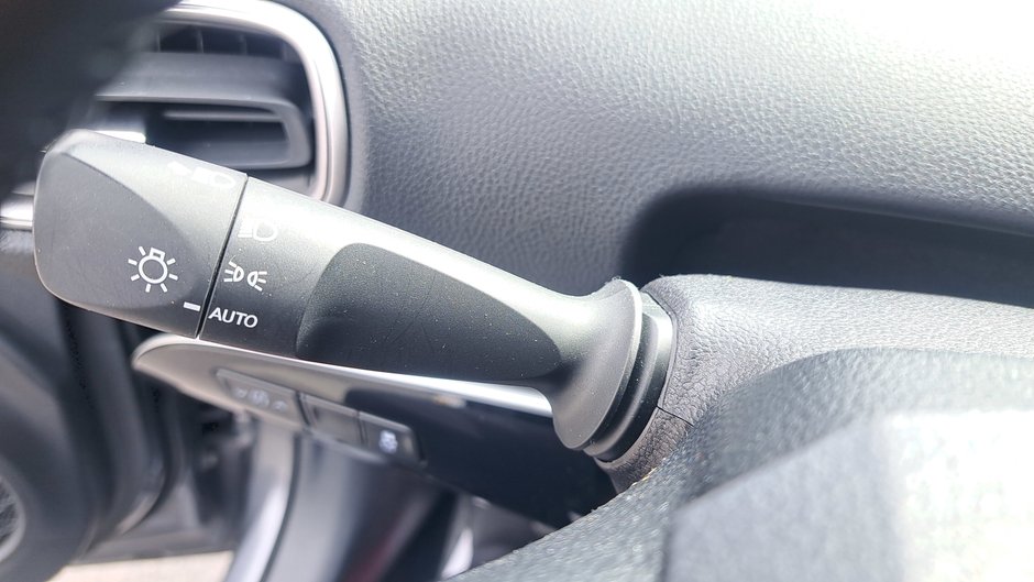 Voitures Toyota Prius Prime  2022-15
