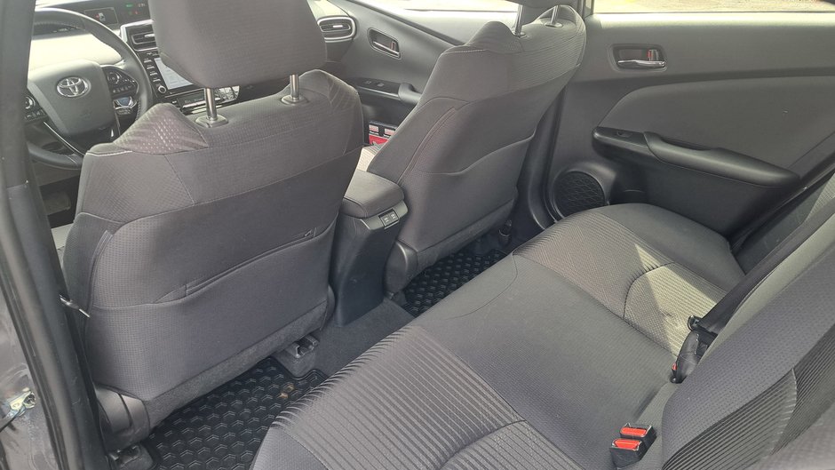 Voitures Toyota Prius Prime  2022-27