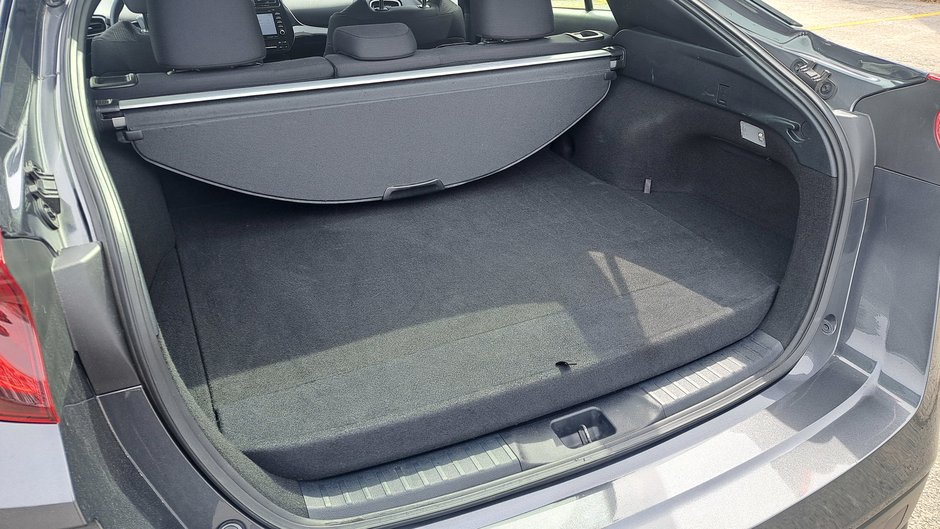 Voitures Toyota Prius Prime  2022-31