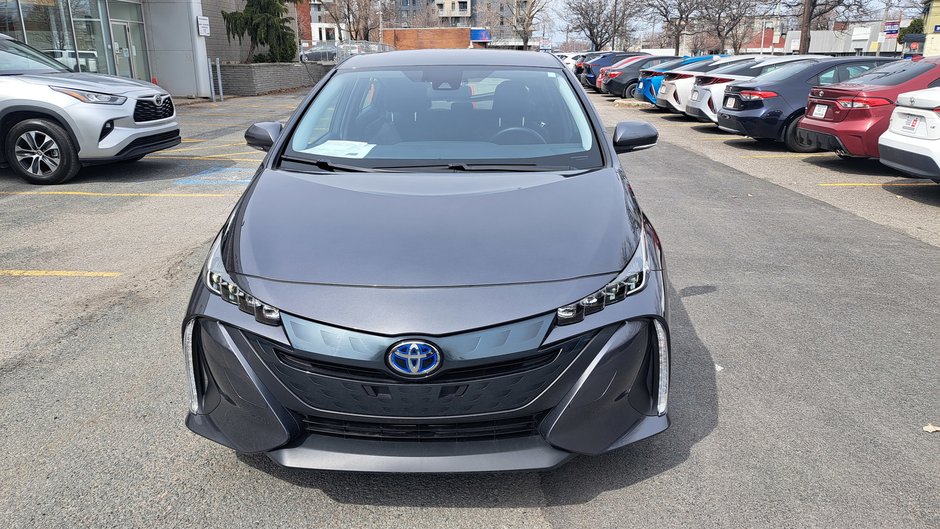 Voitures Toyota Prius Prime  2022-36