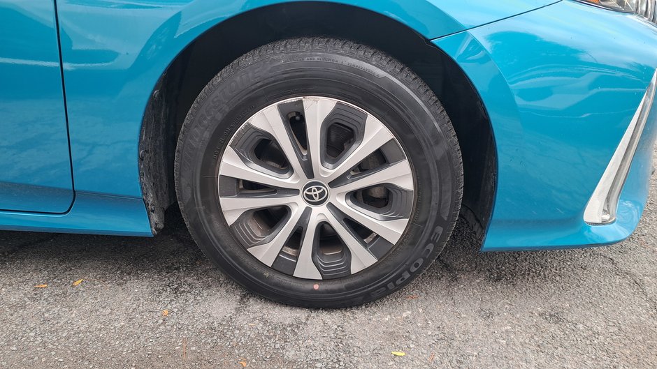 Toyota Prius Prime  2022-35