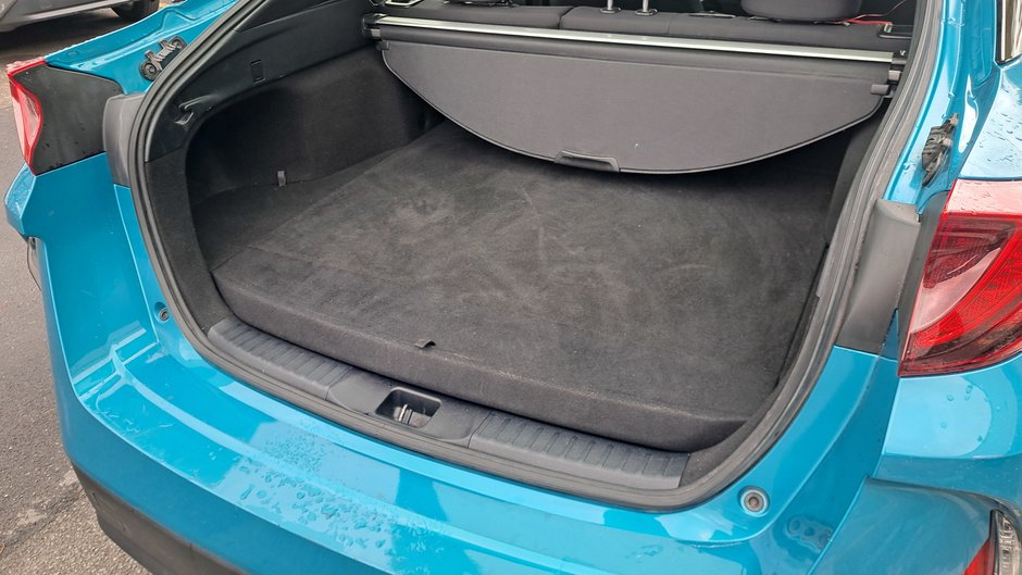 Toyota Prius Prime  2022-32