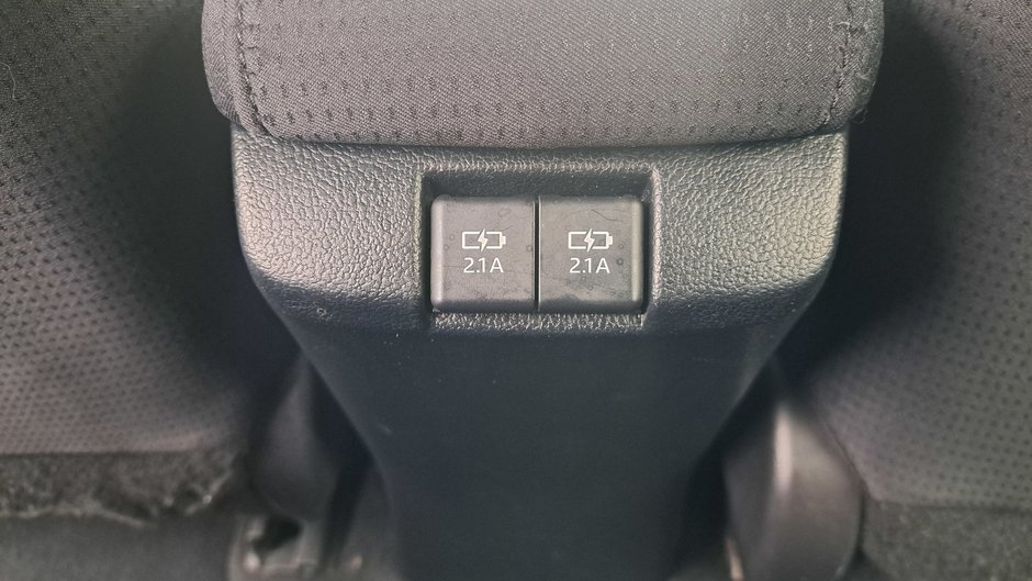 Toyota Prius Prime  2022-29