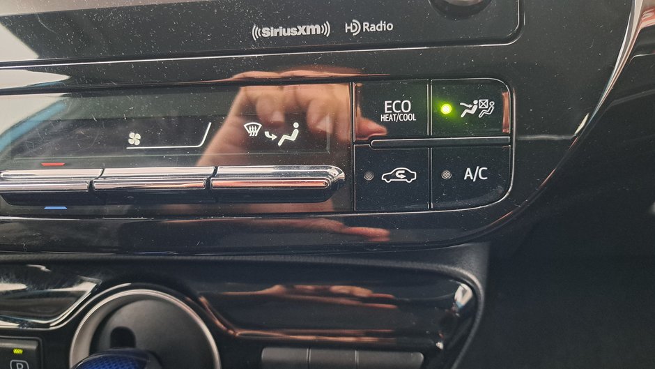 Toyota Prius Prime  2022-19