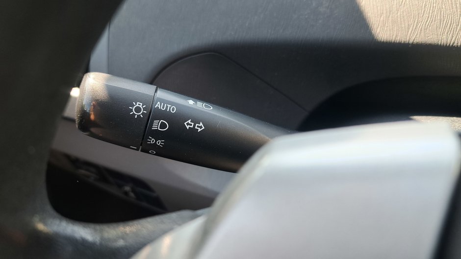 2010 Voitures Toyota Prius-14
