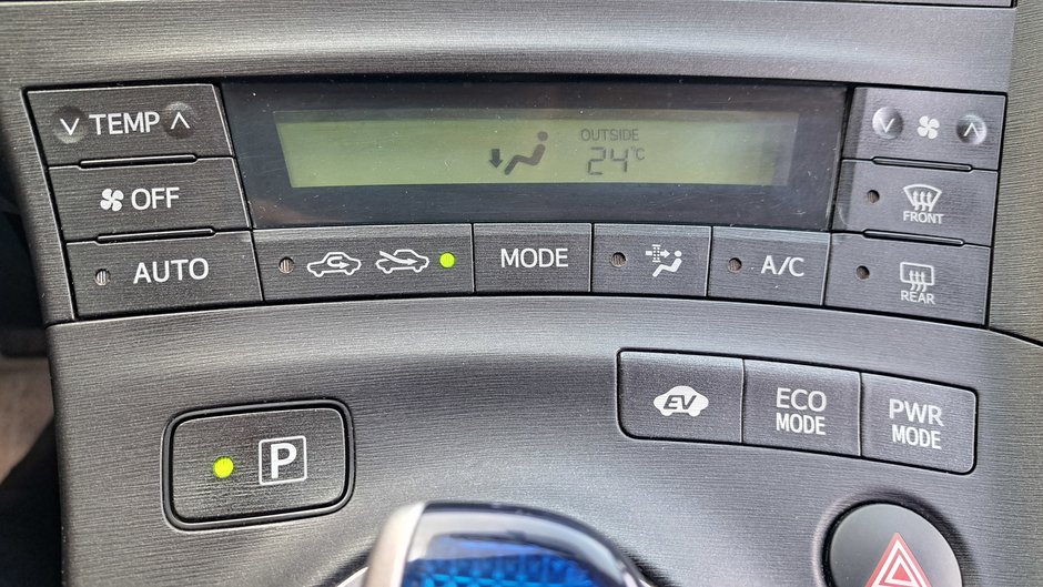 2010 Voitures Toyota Prius-20