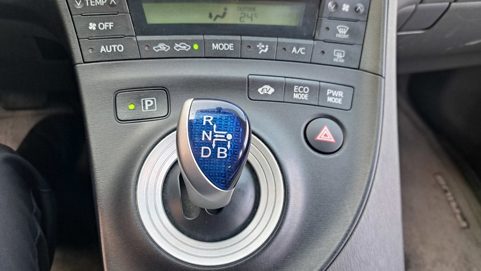 2010 Voitures Toyota Prius-21