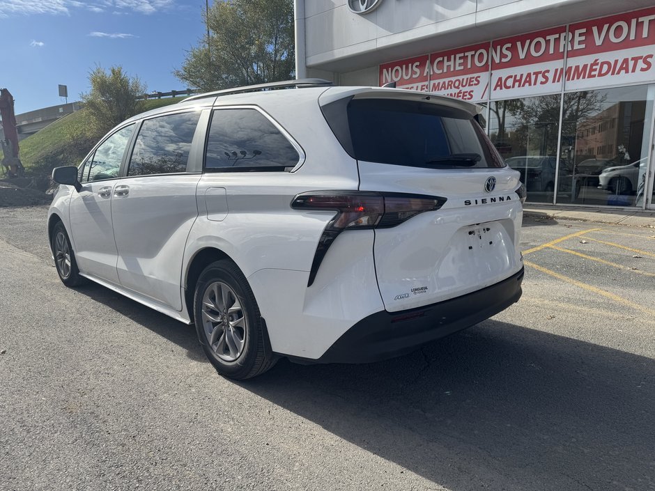 Toyota Sienna LE 2023-14
