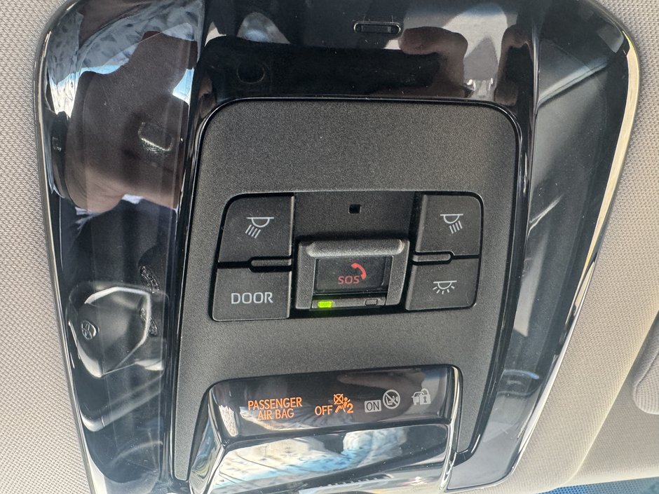 2021 Toyota Venza LE-17