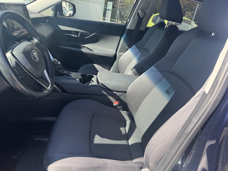 2021 Toyota Venza LE-11