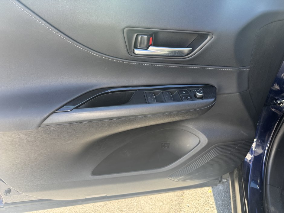 2021 Toyota Venza LE-10