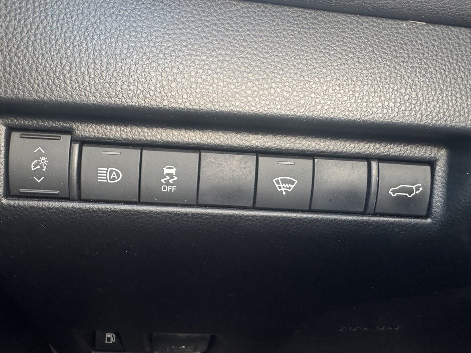 2021 Toyota Venza LE-16