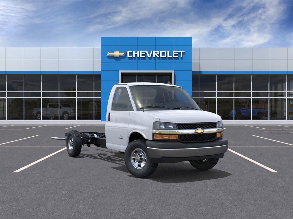 2025 Chevrolet EXPRESS CUTAWAY 3500 in Saint-Hyacinthe, Quebec - w940px