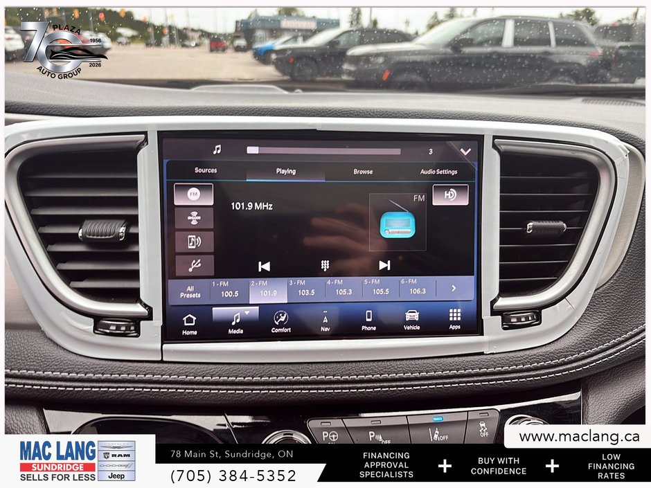 2024 Chrysler Pacifica Hybrid Premium S Appearance-14