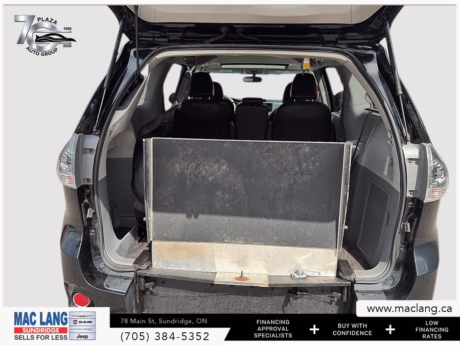 2014 Toyota Sienna SE-9
