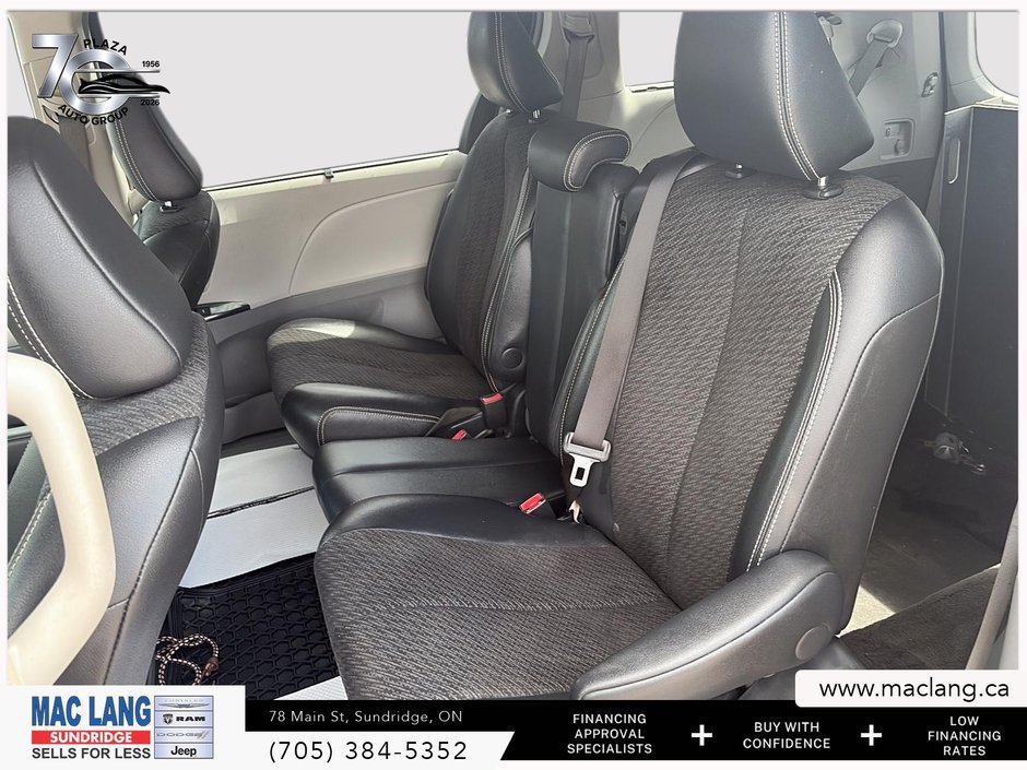 2014 Toyota Sienna SE-12