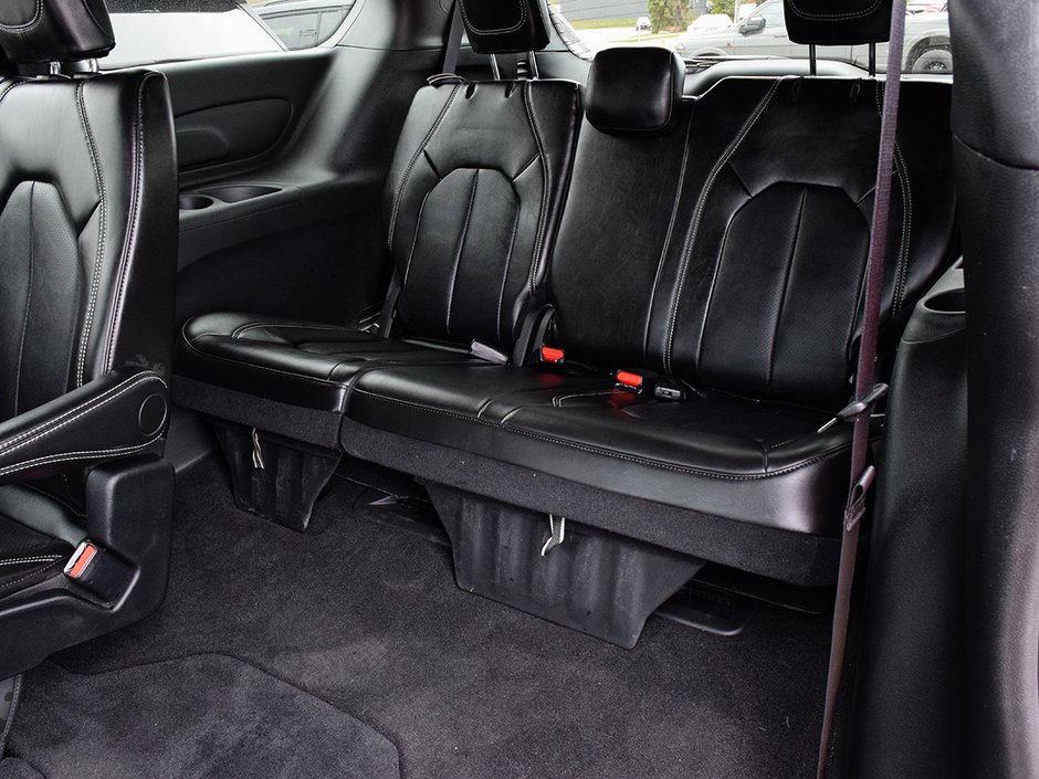 2025 Chrysler GRAND CARAVAN SXT-13