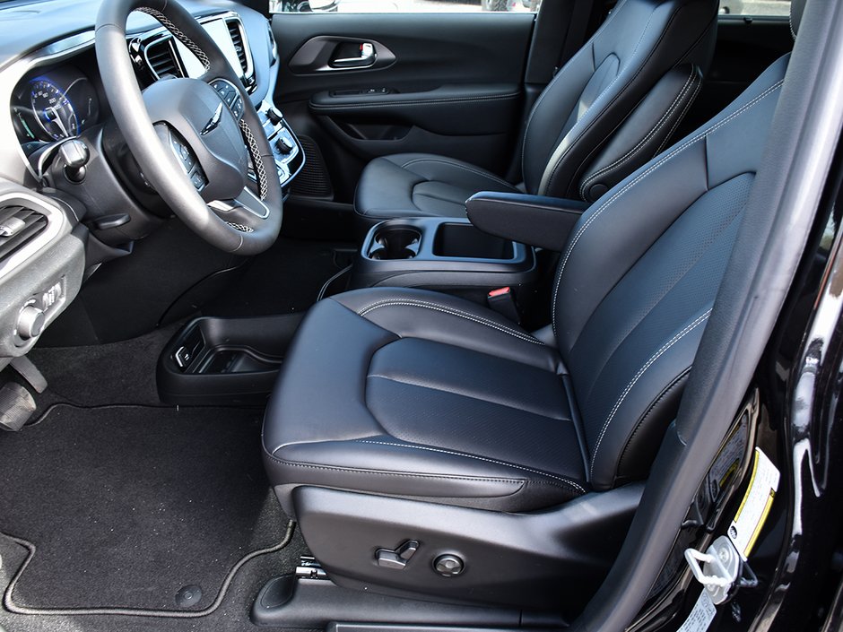 2026 Chrysler Grand Caravan SXT-10