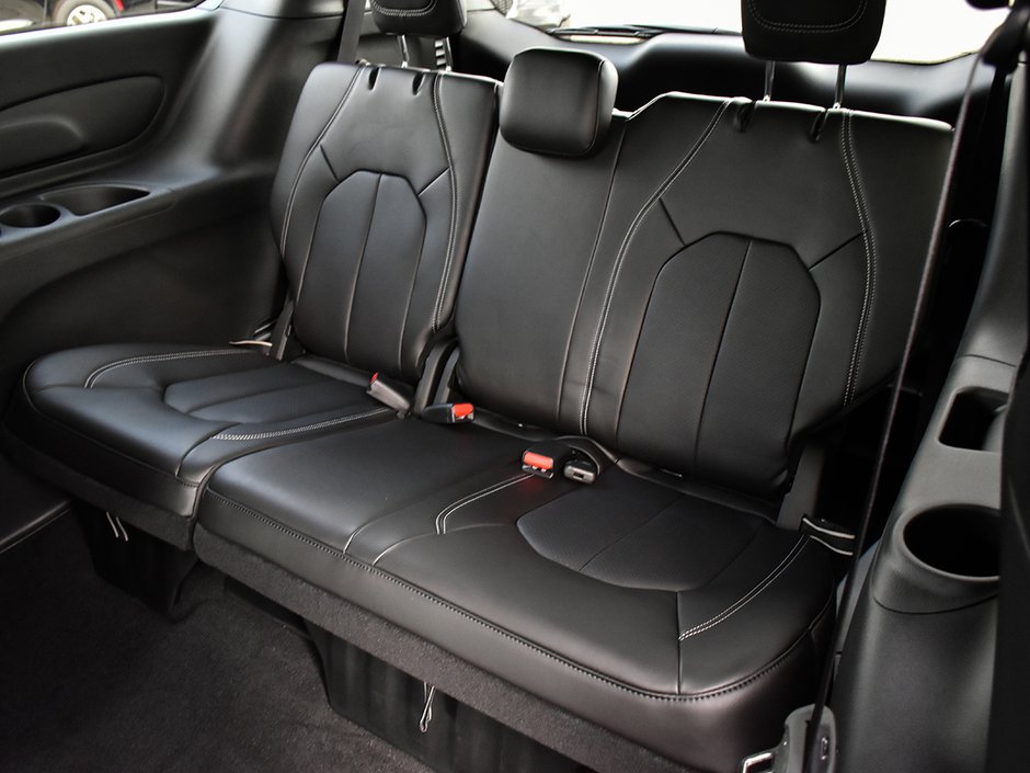 2026 Chrysler Grand Caravan SXT-13