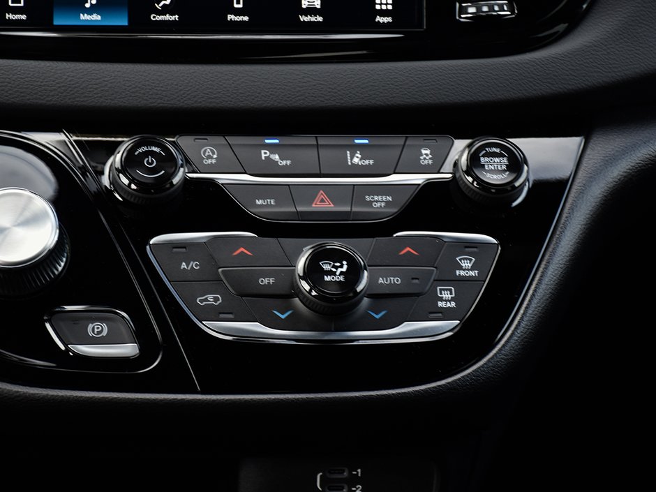 2026 Chrysler Grand Caravan SXT-18